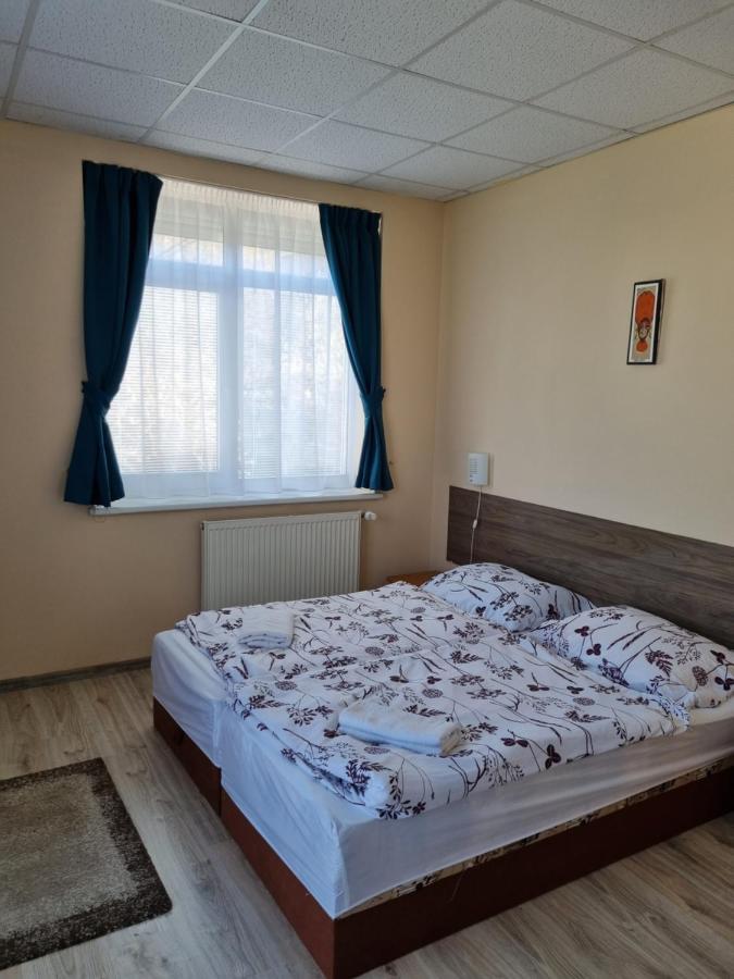 Penzion Arcadia Nove Zamky Exterior photo