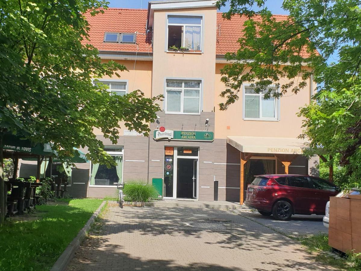 Penzion Arcadia Nove Zamky Exterior photo